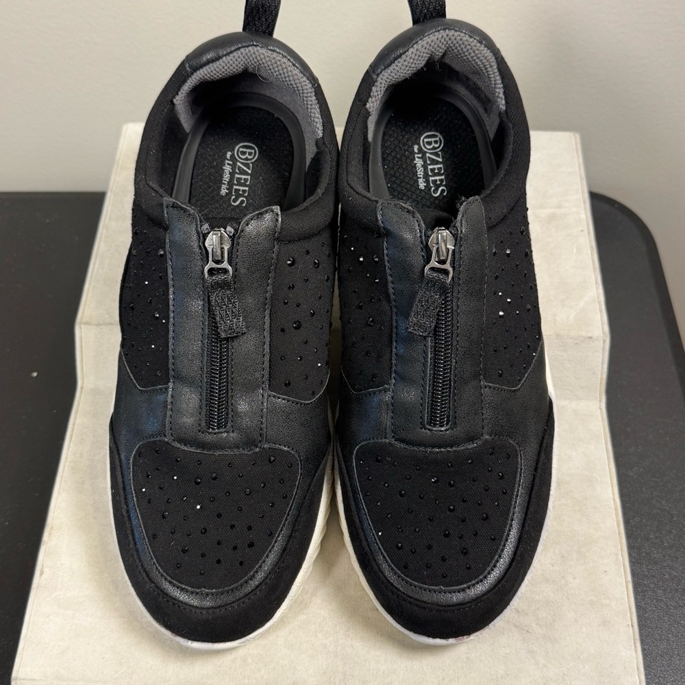Bzees women’s Black sneakers with zipper top, size 10W, NWOT - Picture 7 of 10